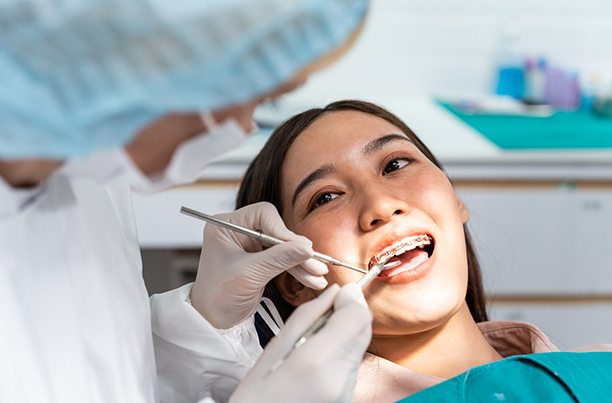 Woman visiting her orthodontist